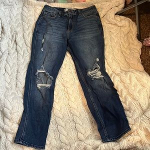 Hollister Curvy High Rise Mom Jeans